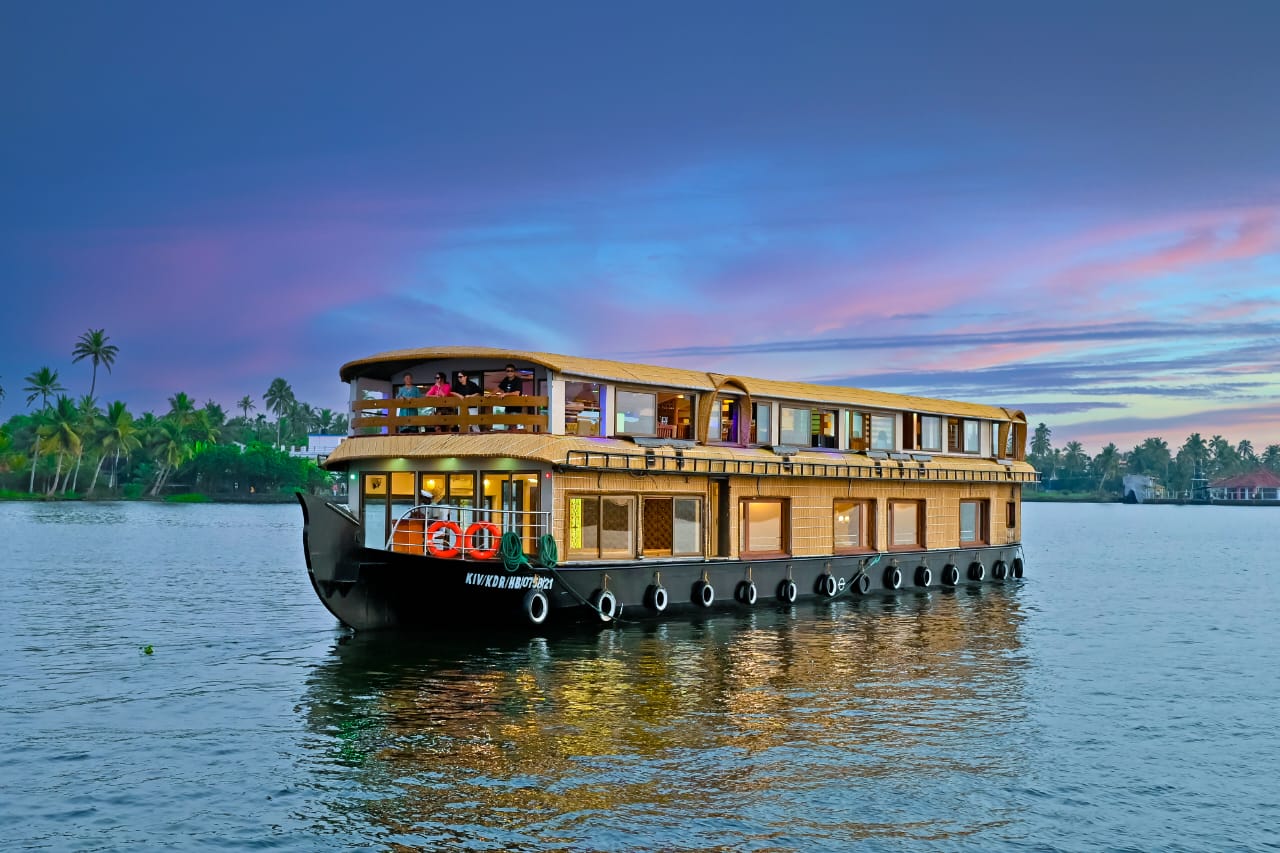 Alleppey Boating Boat Race Viewing Cruise