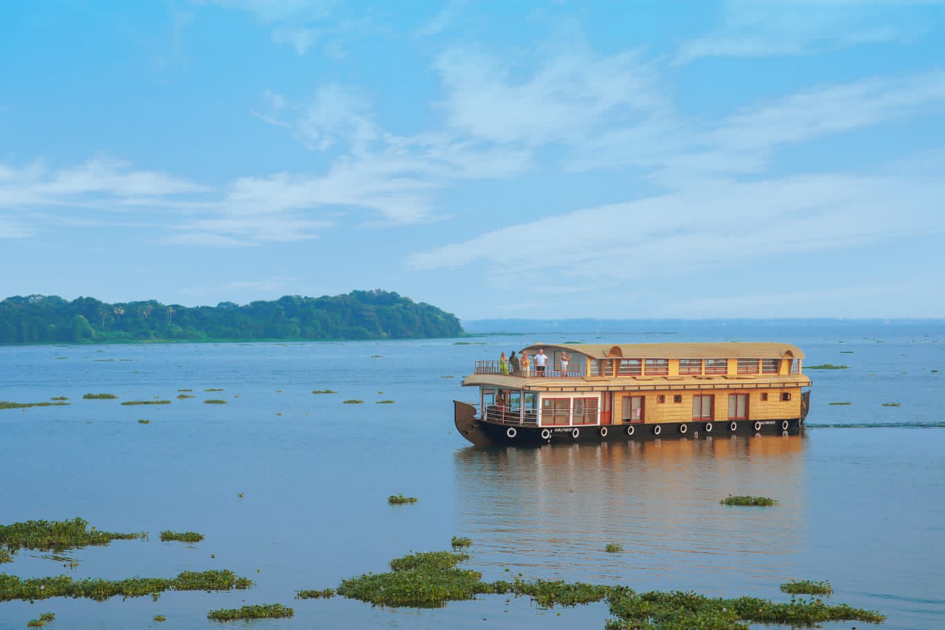 Alleppey Boating Backwater to Beachfront: Day Cruise & Coastal Stay