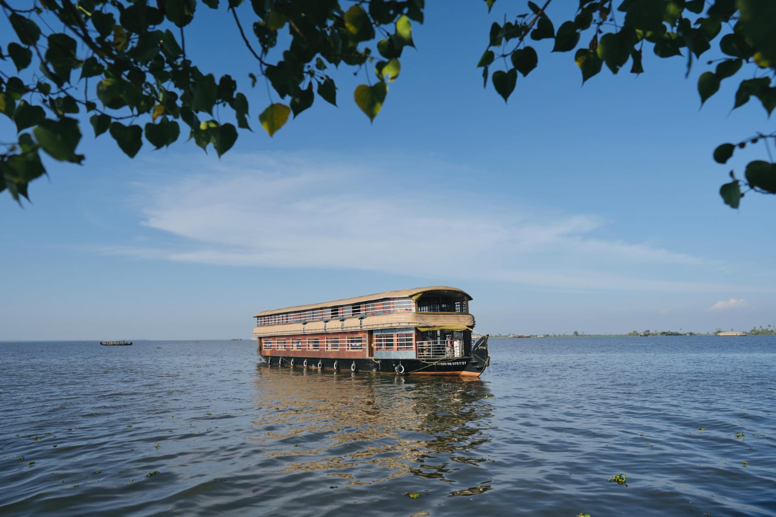Alleppey Boating Golden Noon Cruise – Alleppey Shared Experience